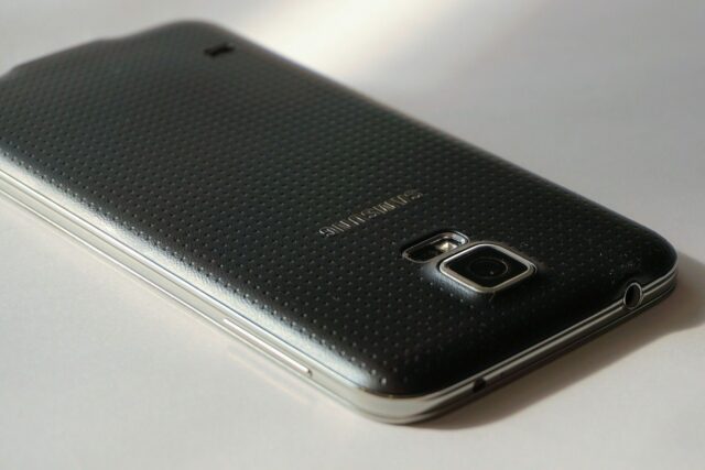 galaxy-s5-un-mobile-performant-dote-dun-nouveau-design-640x427 Astéroïde : un astre de 30 mètres frôle notre planète ce mercredi soir