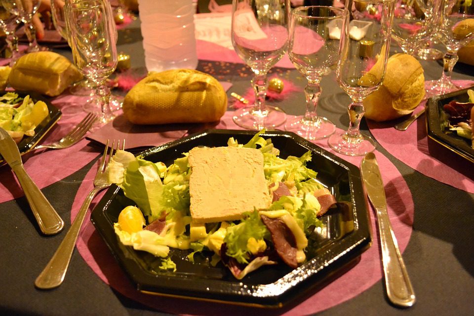 Noël avec foie gras, saumon, champagne, les Français ont apprécié