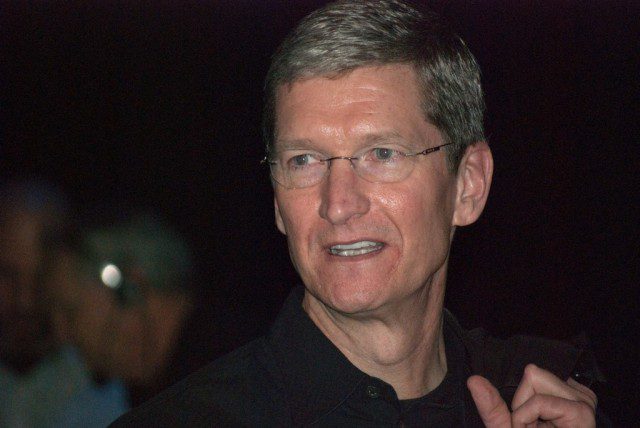 Tim-Cook-640x428 Pour les ondes gravitationnelles, il aura fallu 100 ans pour confirmer la thèse d'Einstein