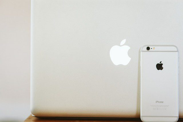 Apple-ordinateur-et-portable-640x427 iPhone 6S : le 9 septembre sera le rendez-vous tant attendu