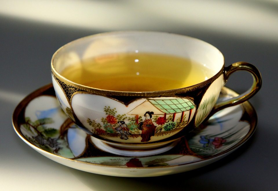 Le thé vert, une boisson bienfaitrice pour traiter la polyarthrite