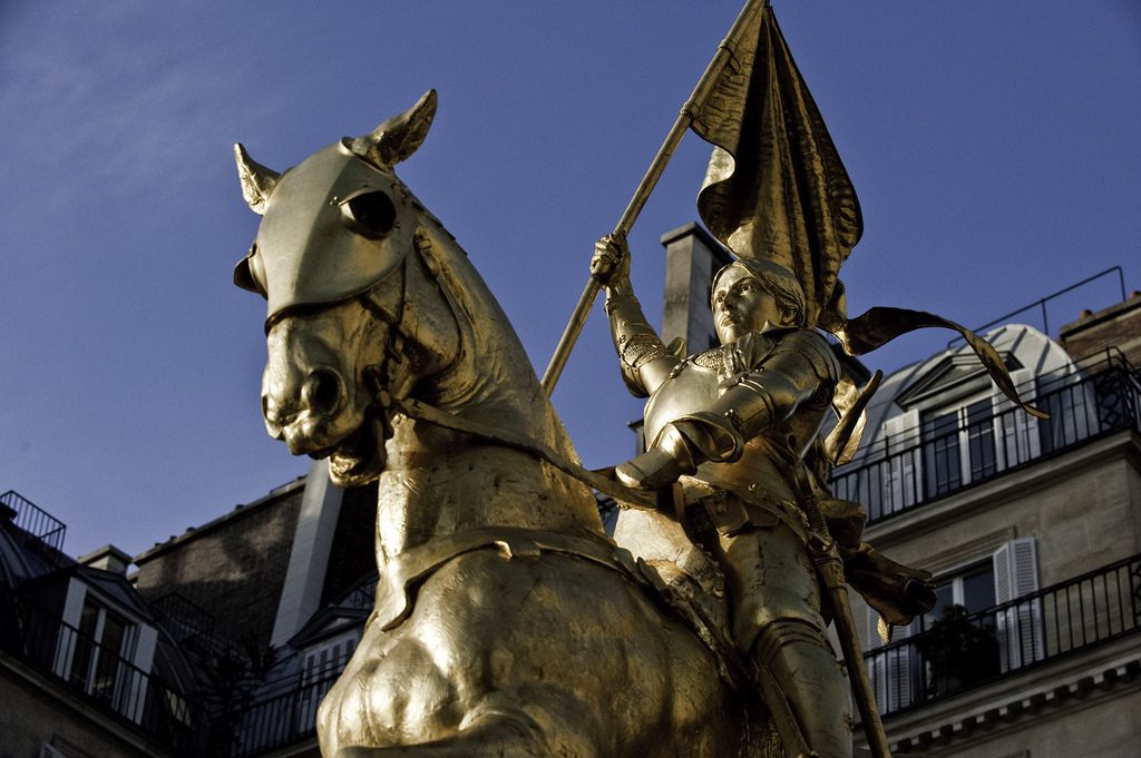 L’anneau acheté par le Puy du Fou est-il vraiment celui de Jeanne d’Arc ?
