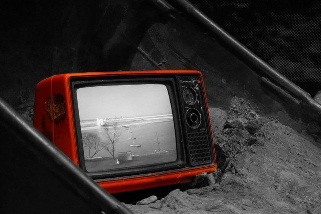 Télévision-640x427 Gilets Jaunes : que peut-on en retenir après un an de contestation ?