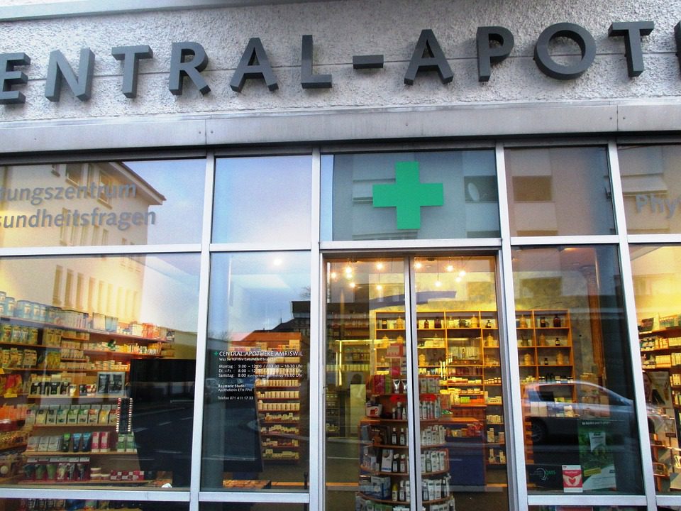 Marseille : Pharmabest et La Poste inaugurent la livraison à domicile des médicaments sous ordonnance