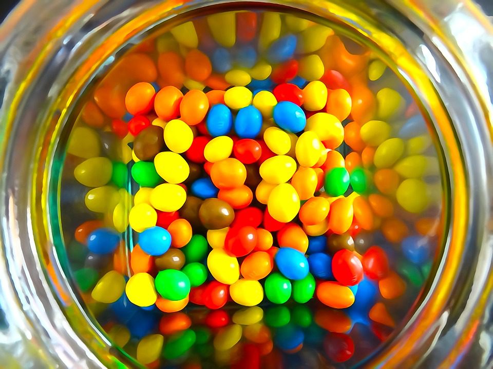 Plus de 100 sucreries contiendraient des nanoparticules probablement cancérigènes !