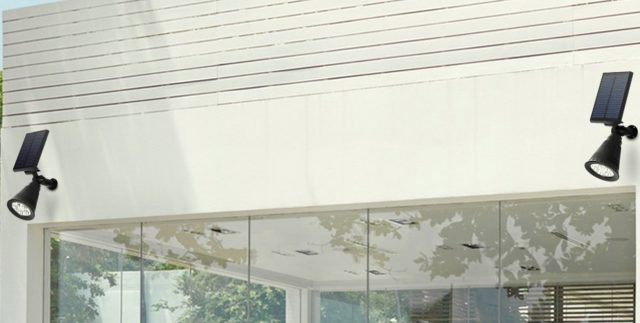 Des-spots-solaires-640x323 Les mystères de l'incarcération d'Anne-Elisabeth Blateau à plus de 6000 kilomètres de la France