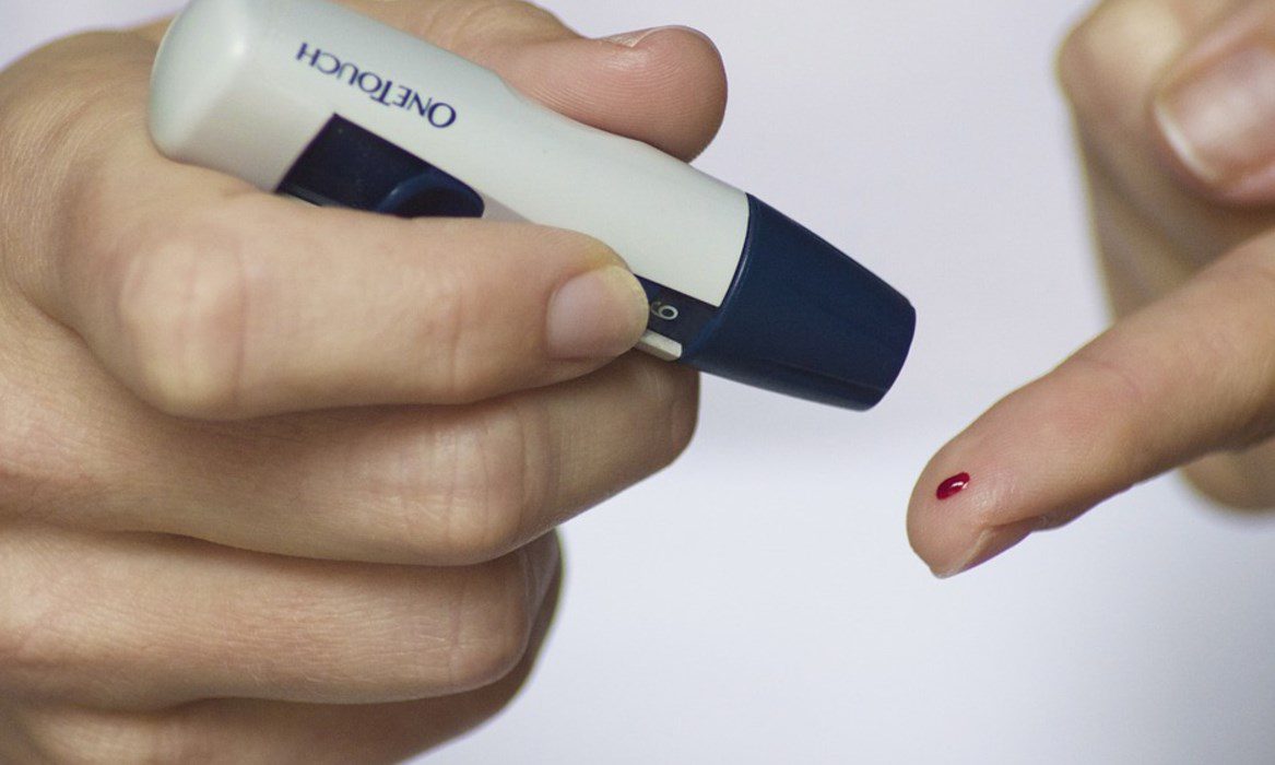 Autotests : un autodiagnostic pour le diabète et le VIH étudié sous toutes les coutures