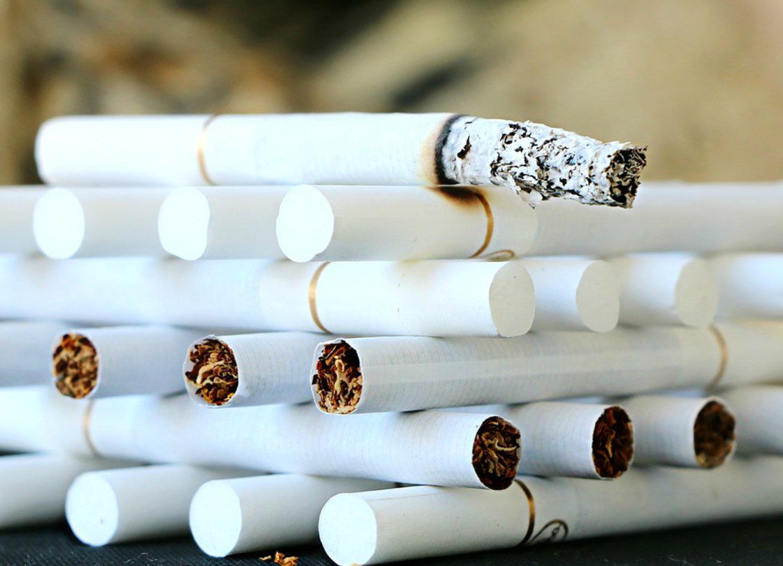 Un tabagisme passif cause 2 fois plus de caries chez les enfants