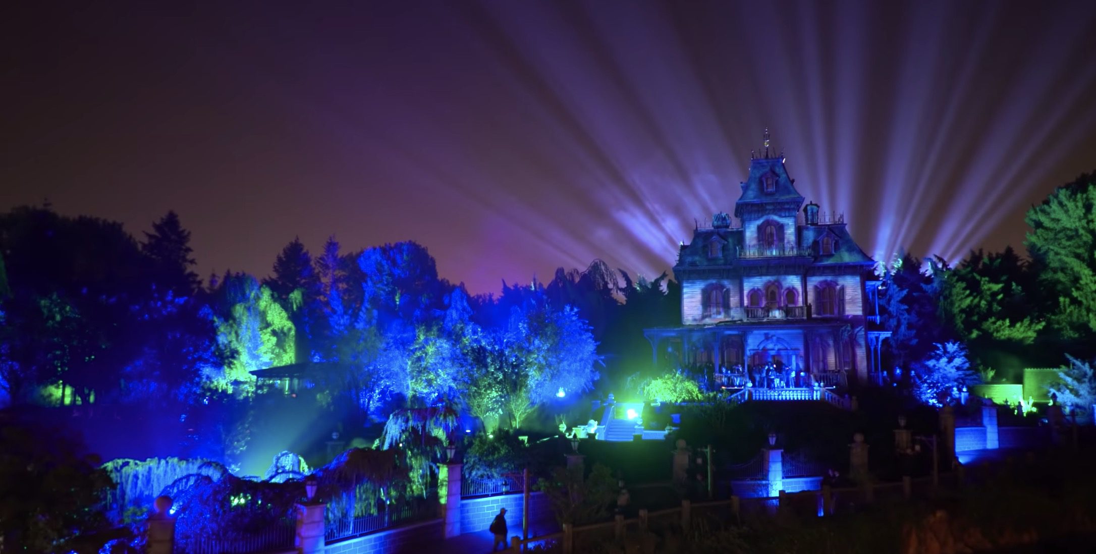 Phantom Manor : la célèbre attraction hantée du parc Disneyland Paris va enfin vous effrayer