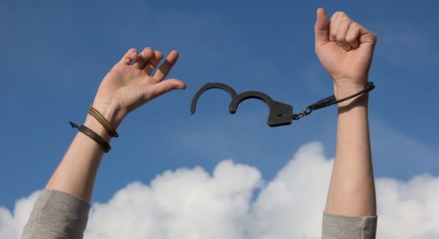 La-dépendance-640x348 Qui suis-je ? 20 questions pour se connaître et se définir