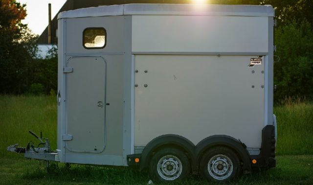 remorques-chevaux-640x378 Tragédie à la Réunion : Un troisième enfant perdu suite à un rallye automobile fatal