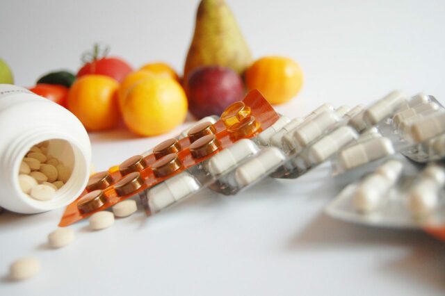 les-geants-se-tournent-vers-le-marche-des-produits-nutraceutiques-640x426 Le chirurgien capillaire spécialiste de la greffe : que faut-il savoir de ce professionnel médical ?