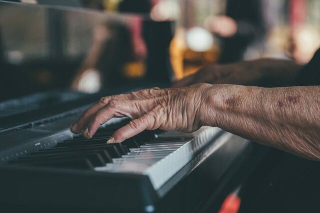est-il-plus-difficile-dapprendre-le-piano-a-lage-adulte-640x427 Connaissez-vous les desserts marocains ?