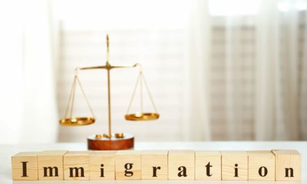 Pourquoi embaucher un avocat en droit de l’immigration ?