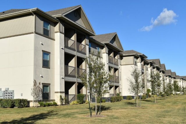 comment-optimiser-lespace-dans-un-condo-640x427 Travaux de toiture : comment trouver le couvreur qualifié ?