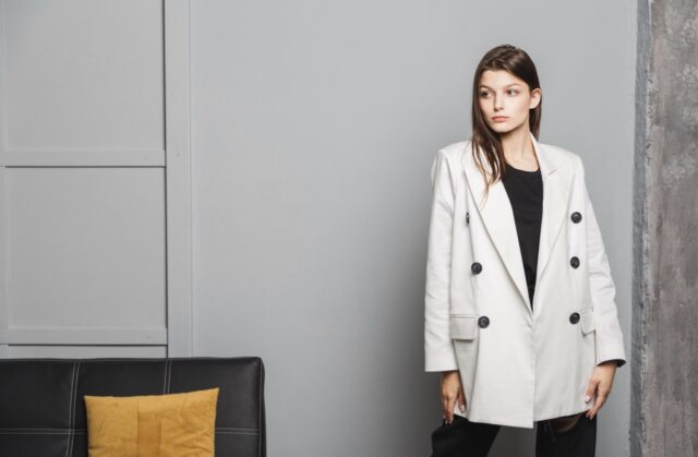 blazer-oversize-640x419 Le Drapeau Non-Binaire: Symbole de fierté et d'égalité LGBT