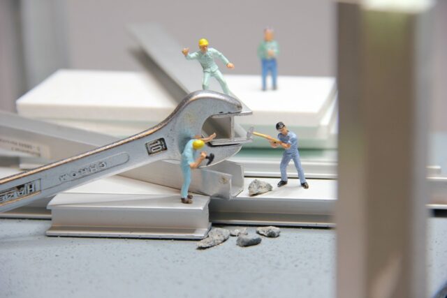 metier-serrurier-640x427 Auto-construction : quels sont les risques ?