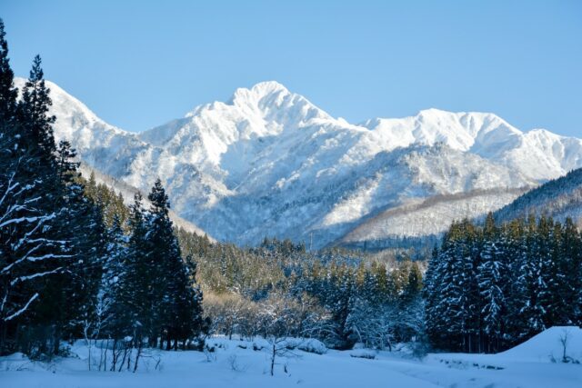 meteo-neige-640x427 Une opération salvatrice : Une grue s'apprête à redresser un bateau en difficulté dans un port breton