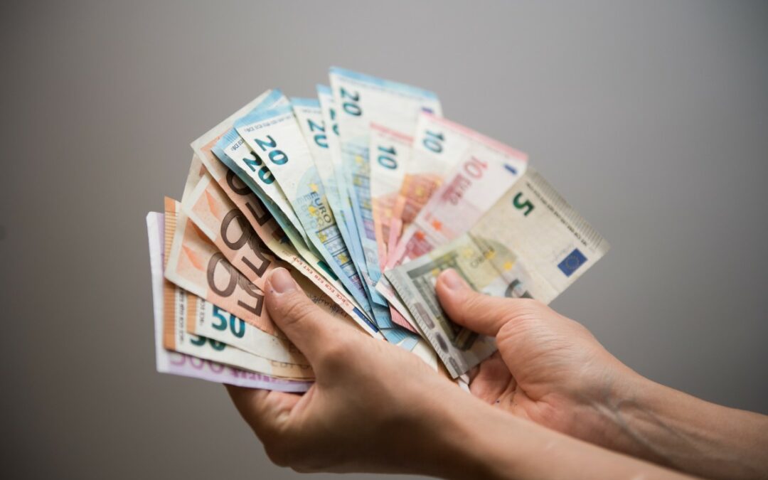 Coup de pouce en avril : 623 euros d’aide pour salariés, indépendants et étudiants