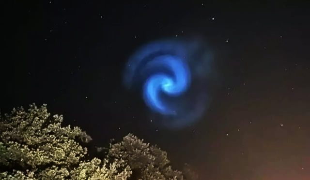 spirale-bleue-ciel-cote-d-azur-france-fusee-falcon-640x373 Les punaises de lit ont causé le décès d'une personne de 96 ans
