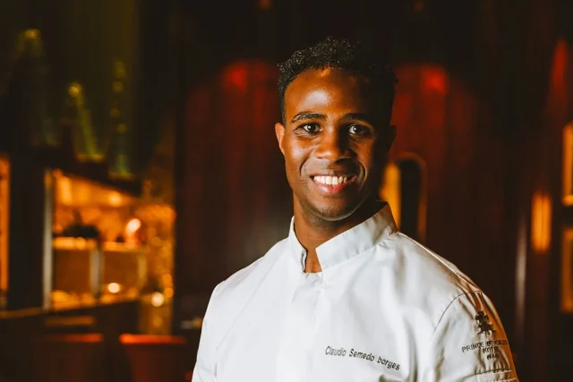 claudio-semedo-borges-top-chef-640x427 Clafoutis aux pêches et au romarin : une recette estivale pour élever vos desserts