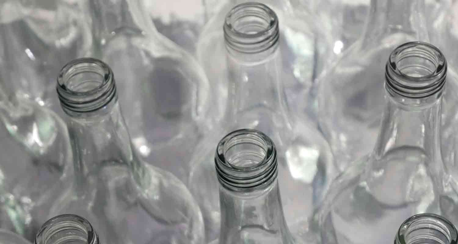 Microplastiques alerte sur les bouteilles de verre