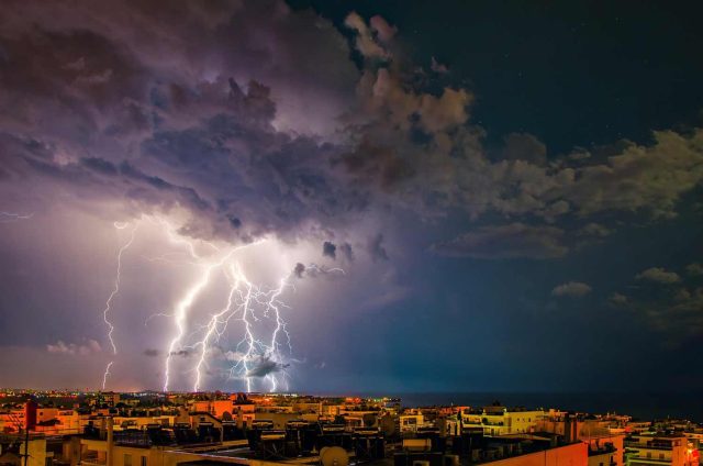 Orages-meurtriers-et-degats-majeurs-la-France-durement-touchee-par-les-intemperies-640x424 Alertes de Tempête Benjamin : Des rafales puissantes à prévoir, vigilance orange sur la Manche