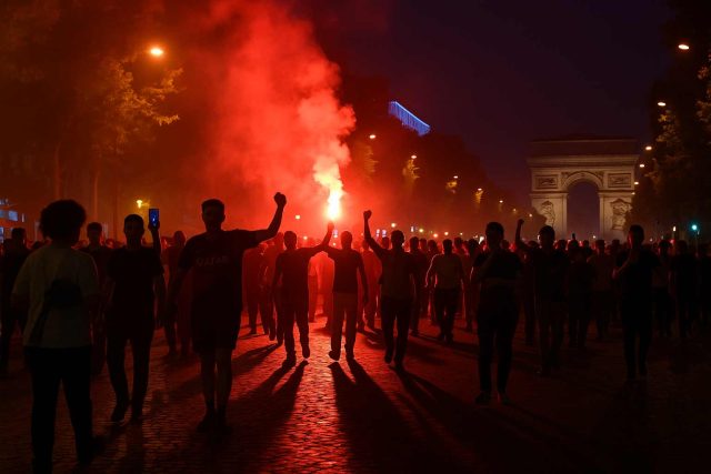 victoire-psg-emeutes-morts-blesses-interpellations-640x427 L'OM vise haut, Adrien Rabiot se mesure au PSG
