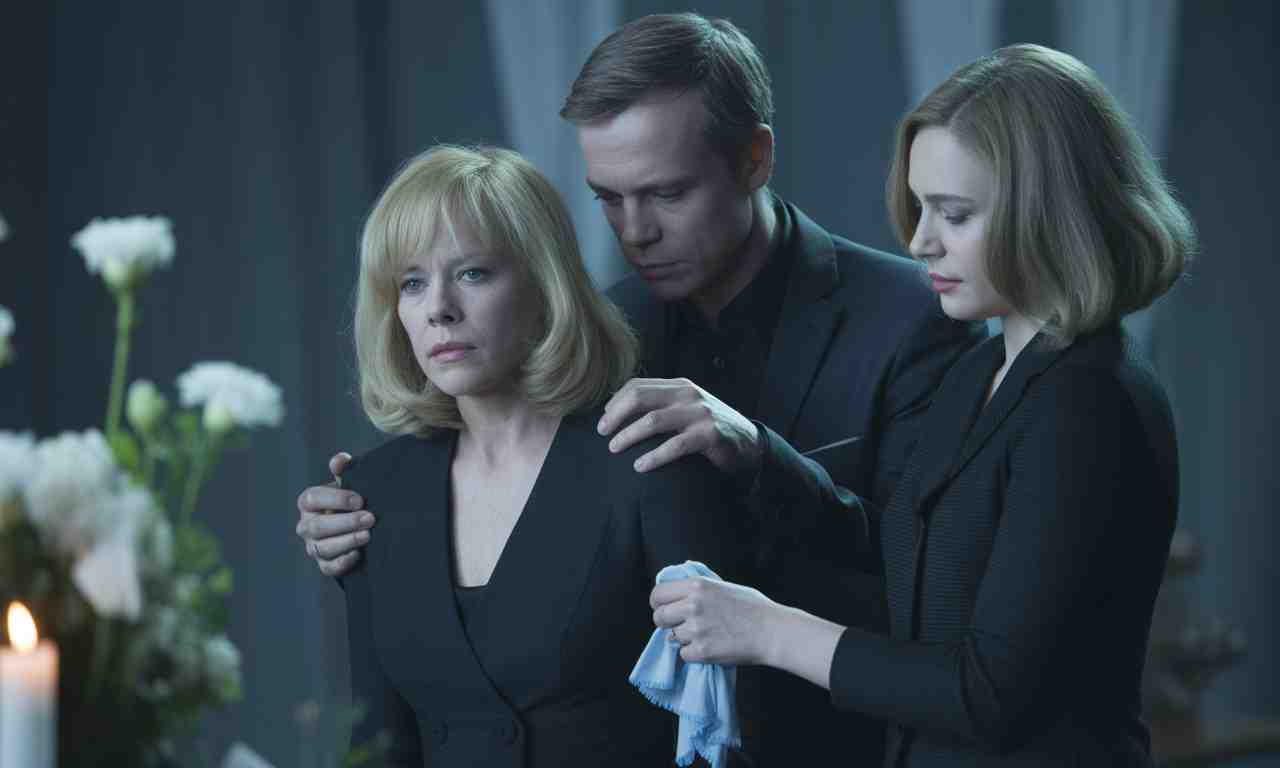 sylvie vartan traverse une période difficile après la perte d’un proche. soutenue par son fils david hallyday et sa petite-fille ilona smet, la chanteuse reçoit de nombreux témoignages d’affection dans cette épreuve douloureuse.
