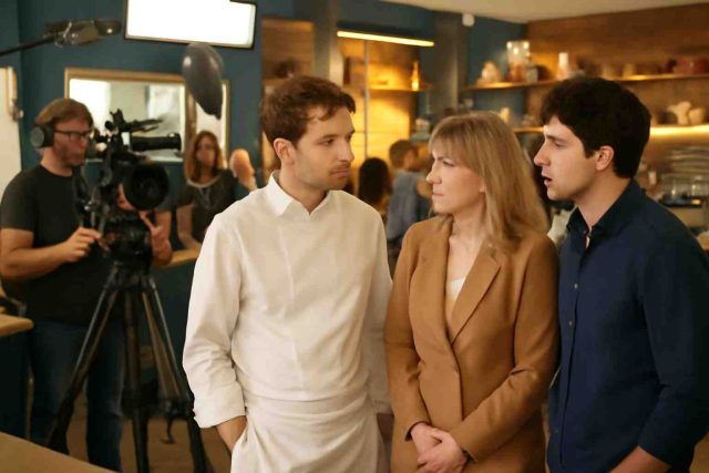 Plongee-Exclusive-dans-lEpisode-1280-dIci-Tout-Commence-Avant-Premiere-du-8-Octobre-2025-sur-TF1.fr_-640x427 Louis Garrel retrouve l'amour : découvrez Anja Rubik, sa nouvelle compagne !