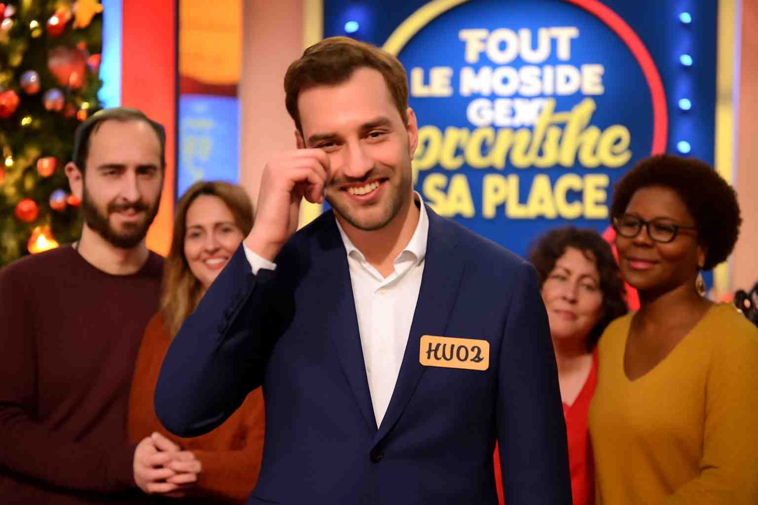 découvrez l'émouvant départ de vincent, le champion emblématique, qui fait ses adieux à l'émission tout le monde veut prendre sa place après une aventure mémorable.