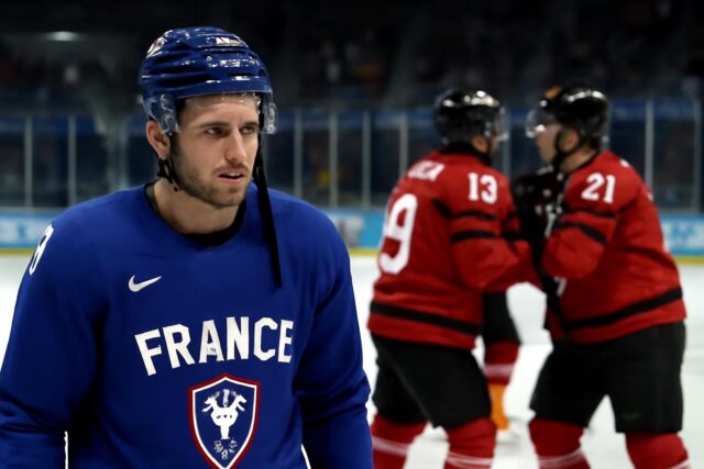 JO-2026-Pierre-Crinon-le-hockeyeur-des-Bleus-suspendu-par-la-Federation-francaise-apres-son-altercation-avec-le-Canada-640x427 Suivez en direct le choc NBA entre les New Orleans Pelicans et les Minnesota Timberwolves le 5 décembre 2025 - L'Équipe