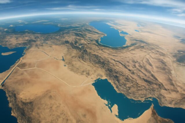 Operation-Fureur-epique-Le-ciel-du-Moyen-Orient-deserte-par-les-avions-americains-au-dessus-de-lIran-de-lIrak-de-la-Syrie-et-du-Koweit-–-une-carte-revelatrice-640x427 Succès fulgurant : plus de 50 000 visiteurs en cinq jours pour la boutique éphémère Shein au BHV Paris