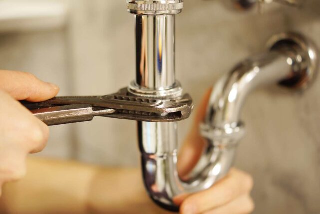 debouchage-canalisation-paris-tarifs-1-640x427 Des résidents d'un nouvel immeuble alertent sur des défauts de construction dignes d'une maison vieille de 50 ans