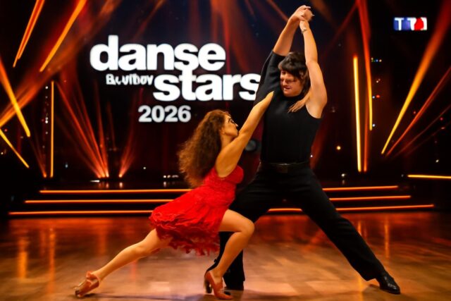 Danse-avec-les-stars-2026-Florent-Manaudou-et-Elsa-Bois-seduisent-avec-une-salsa-memorable-inspiree-de-Dirty-Dancing-sur-TF1-Suisse--640x427 Jeff Panacloc s'apprête à agrandir sa famille : sa compagne Charlotte Bizjak (Demain nous appartient) attend un heureux événement !