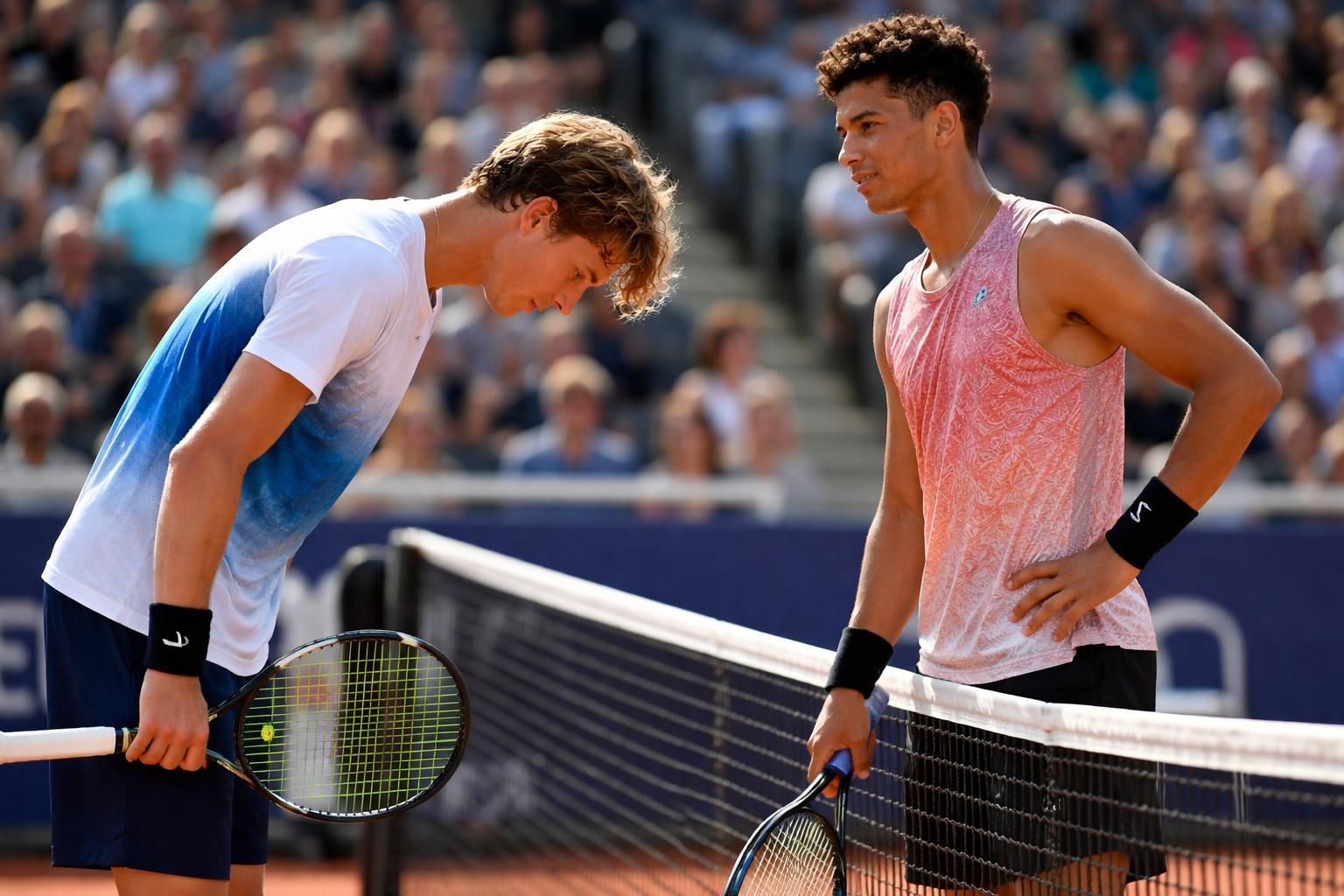 revivez le duel intense entre alexander blockx et ben shelton au tournoi de munich, où blockx s'est incliné avec dignité face à un adversaire redoutable.