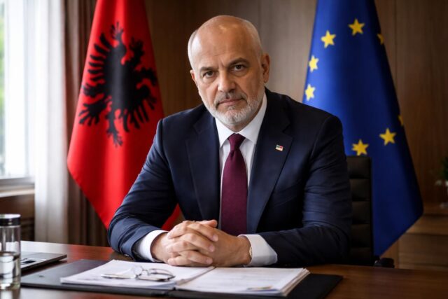 Le-Premier-ministre-albanais-denonce-une-grave-erreur-strategique-europeenne-en-refusant-le-dialogue-avec-la-Russie-Le-Figaro-640x427 Schneider atteint un sommet à 259,6€, son meilleur niveau depuis la mi-février