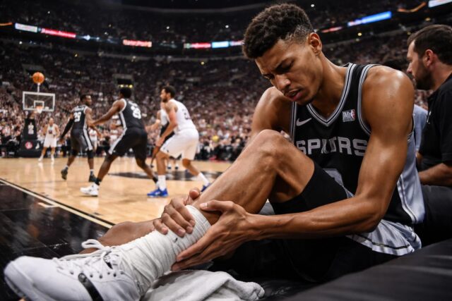 NBA-Victor-Wembanyama-declare-forfait-de-derniere-minute-contre-les-Clippers-a-cause-dune-blessure-a-la-cheville-Ouest-France-640x427 NBA en direct : Suivez le duel palpitant entre les Los Angeles Lakers et les Detroit Pistons le 31 décembre 2025