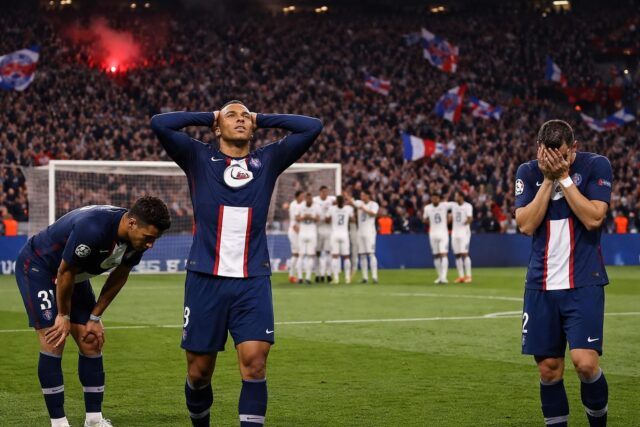 PSG-Lyon-1-2-Paris-cede-au-Parc-des-Princes-et-compromet-ses-chances-en-Ligue-1-640x427 « Il mérite un petit passage sur le banc » : les supporters du PSG pointent du doigt le RESPONSABLE à la mi-temps face à Rennes - Tribuna.com