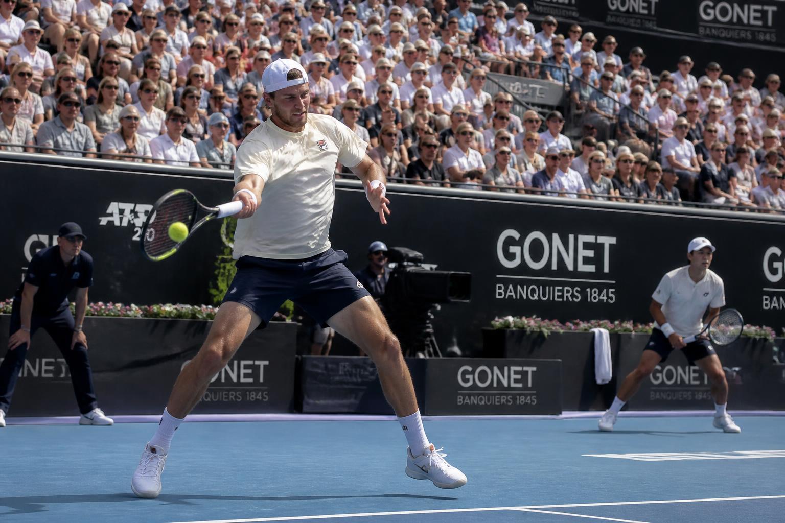 suivez le match passionnant entre alex michelsen et learner tien en quarts de finale de l'atp 250 à genève, ce jeudi 21 mai 2026. ne manquez aucune action de cette rencontre sportive incontournable.
