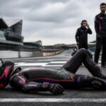 découvrez le compte-rendu du week-end difficile d'aprilia avec jorge martín, qui reste à terre après une performance décevante en sports auto moto.