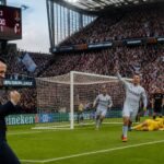 aston villa s'impose largement face à fribourg, offrant à unai emery sa cinquième victoire en ligue europa grâce à une performance remarquable.