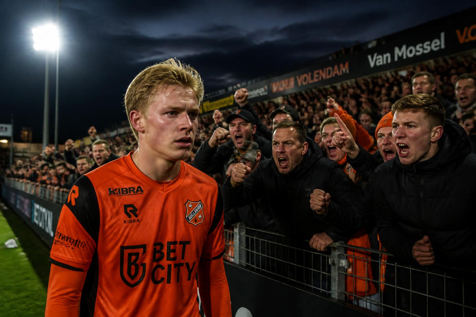 les supporters de volendam expriment leur colère envers ronald koeman junior, cible d'insultes virulentes, dans un contexte tendu dévoilé par goal.com.