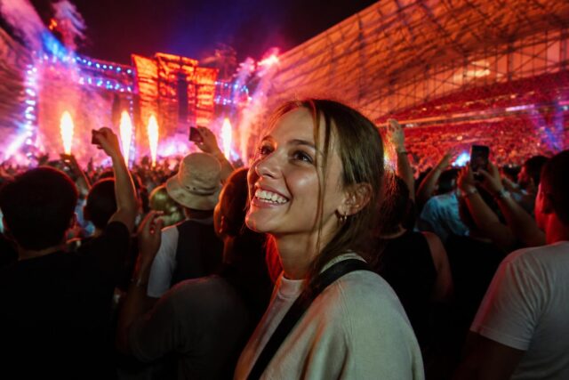 Emma-Smet-fille-de-David-Hallyday-desormais-Marseillaise-au-Velodrome-elle-a-vibre-au-concert-evenement-qui-a-enflamme-la-cite-phoceenne--640x427 Des artistes exigent que Trump cesse d’utiliser leurs chansons lors de ses événements - MSN