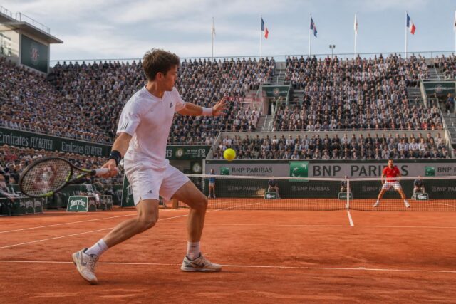 En-direct-Valentin-Royer-defie-Novak-Djokovic-pour-pousser-le-match-au-4e-set-–-Suivez-et-commentez-le-2e-tour-de-Roland-Garros-avec-franceinfo-640x427 Real Sociedad affronte Levante : Analyse et Enjeux du Match sur Football365.fr