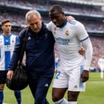 ferland mendy forcé de quitter prématurément le terrain lors de la première mi-temps du match contre l’espanyol. découvrez toutes les infos sur tribuna.com.