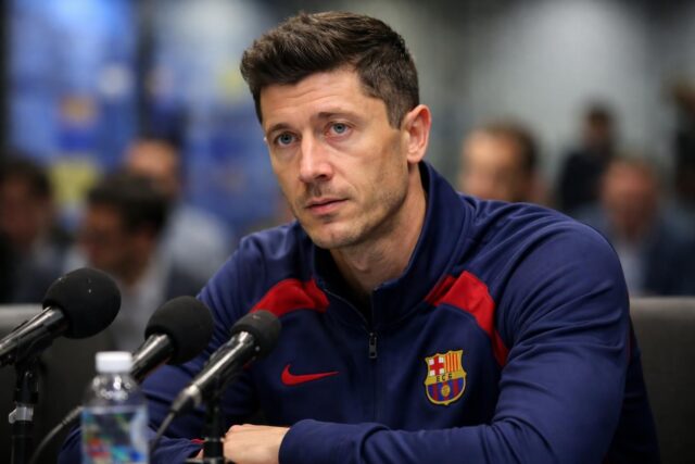 Football-Robert-Lewandowski-officialise-son-depart-du-FC-Barcelone-a-lissue-de-la-saison-640x427 Manchester United maintient Marcus Rashford en Premier League : aucun transfert en Angleterre envisagé - Foot Africa