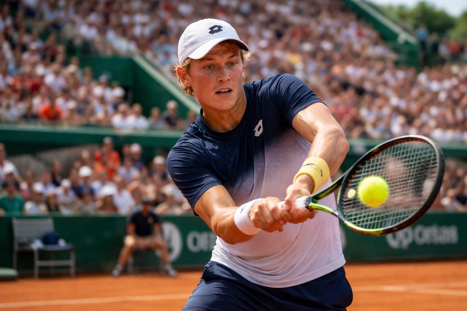 découvrez l'incroyable parcours de jesper de jong à roland-garros, éliminé en qualifications mais parvenant jusqu'aux 8es de finale face à alexander zverev, devenant l'inattendu héros du tournoi.