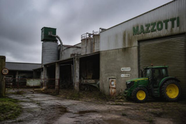 John-Deere-ferme-lusine-Mazzotti-signe-la-fin-de-la-marque-italienne-et-laisse-Kverneland-sans-automoteur-640x427 Automobile : Circuler à l’E85 sans boîtier, quels dangers juridiques et assurances à connaître ?