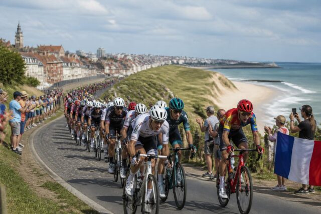 Jours-de-Dunkerque-2026-Decouvrez-le-parcours-integral-et-le-profil-detaille-des-cinq-etapes-640x427 À Piennes, un automobiliste percute trois voitures en stationnement : 3 blessés, dont un adolescent, et deux occupants prennent la fuite